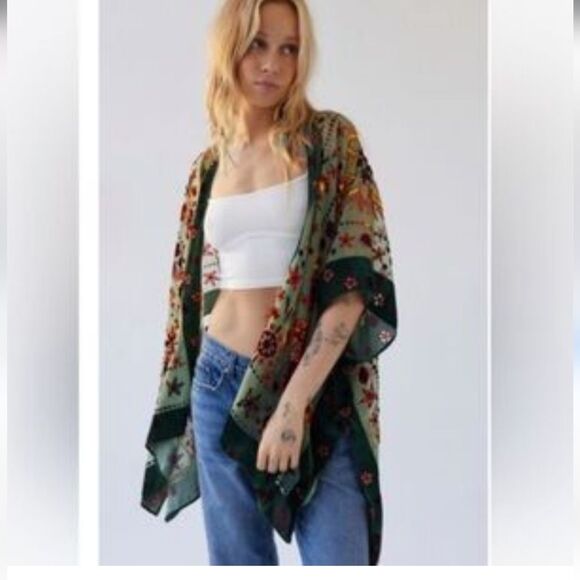 Stunning emerald floral burnout Rayon velvet kimono overlay top O/s nwot ruana - Picture 1 of 8